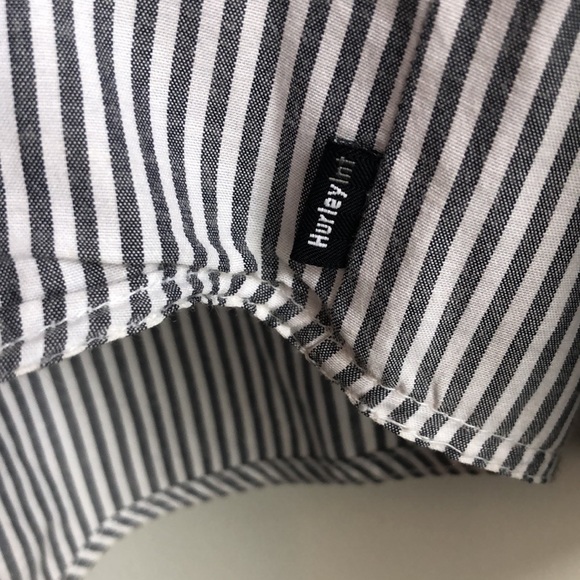 Mens Hurley Button Up. Size XL - Picture 4 of 7
